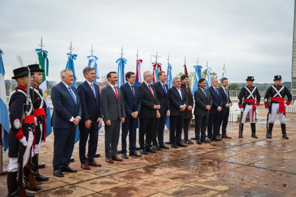 Gobernadores del Norte Grande reclamaron infraestructura, energ�a y gas con Santilli en la mesa
