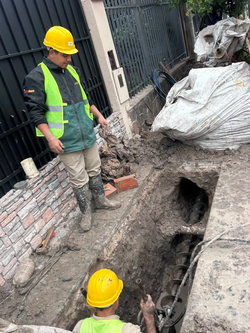 Aguas de Corrientes ampl�a y renueva la red de distribuci�n de agua potable en diferentes barrios