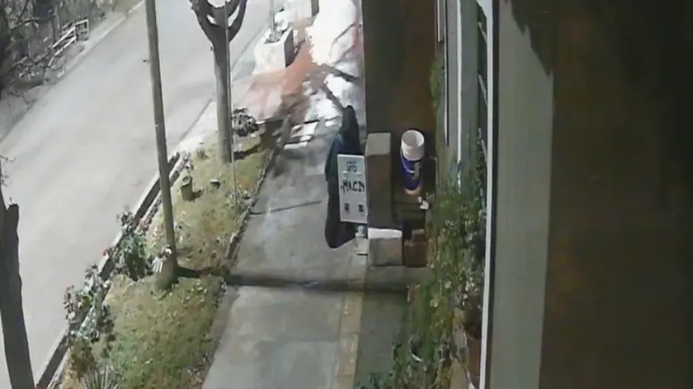 Rob� ca�os de medidores de gas de cuatro casas en Las Heras y lo detuvieron con una mochila llena de elementos