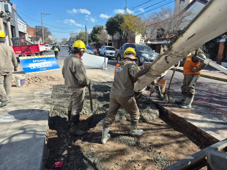 El municipio construye una nueva d�rsena de colectivo en la avenida Chile