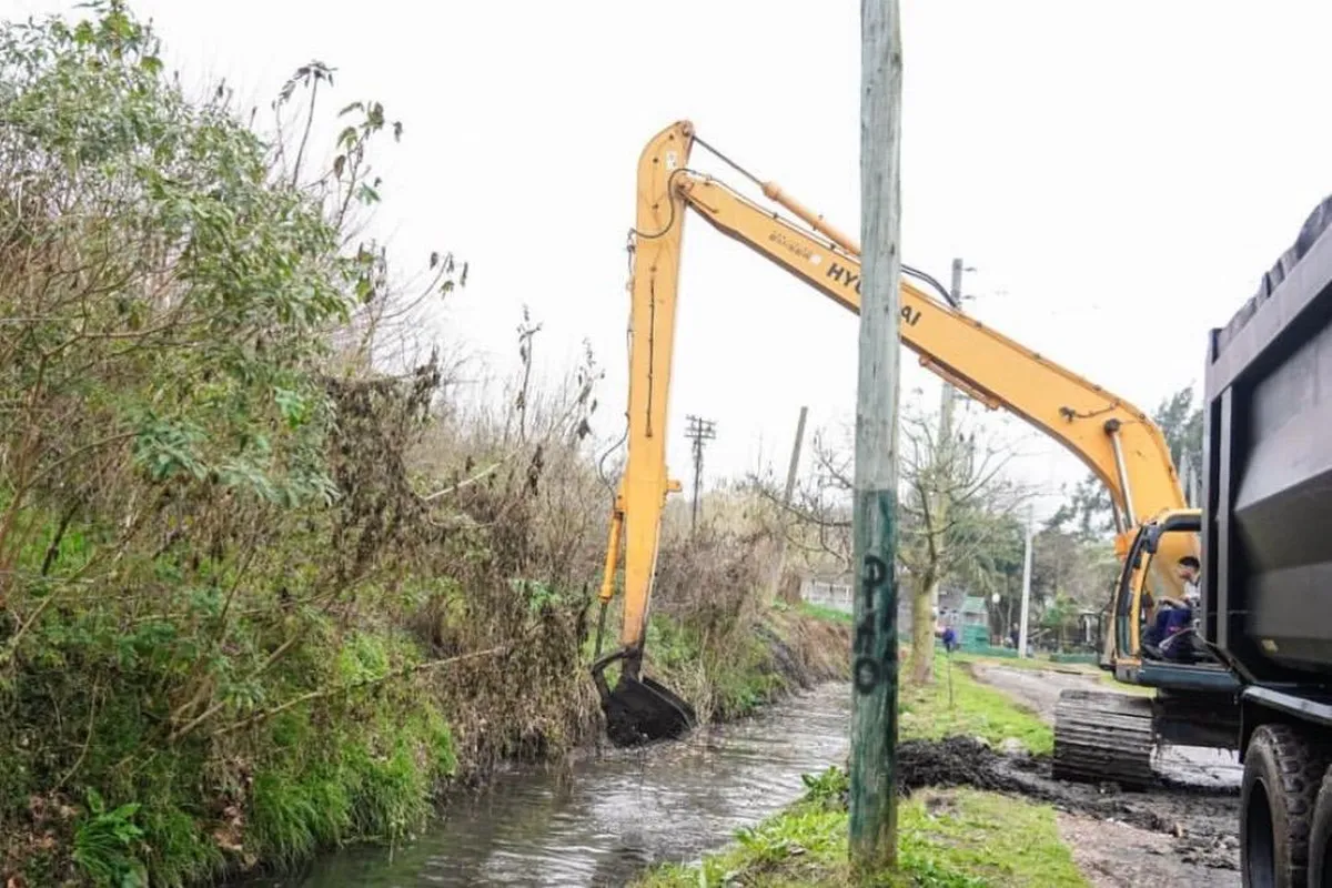 Lomas avanza con la limpieza de arroyos para prevenir inundaciones