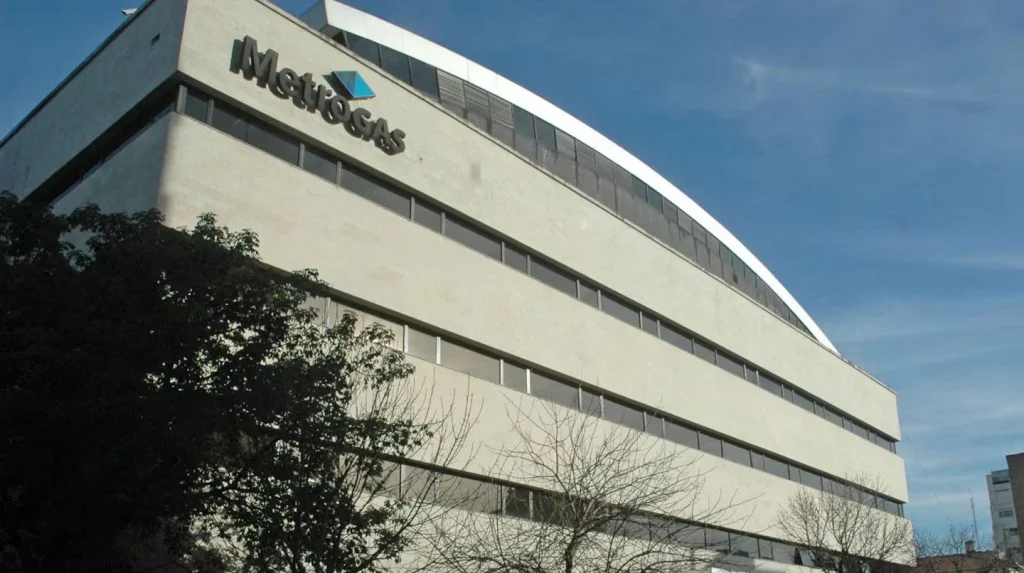 Econom�a suspendi� la exigencia de venta de Metrogas que pesaba sobre YPF