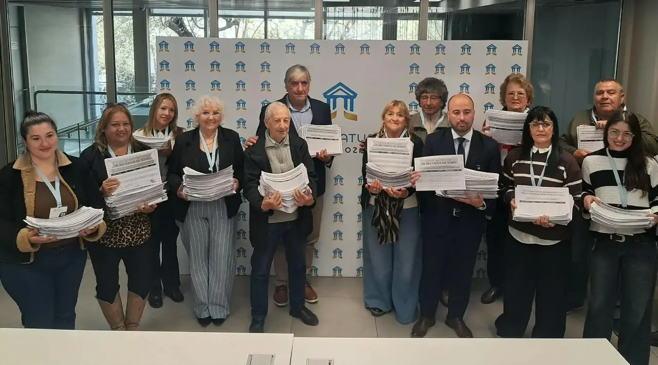 Vecinos de Maip� juntaron 50 mil firmas para exigir una coparticipaci�n m�s justa