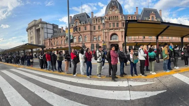 El boleto en el AMBA subir 4 por ciento en octubre y el gasto en transporte ya corre 20 puntos por encima de la inflacin