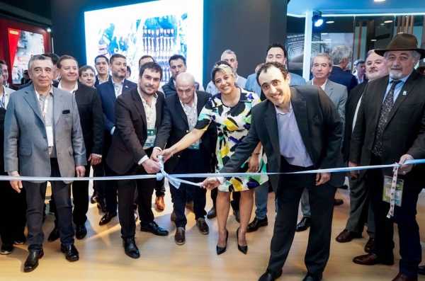 Santa Cruz licita diez reas hidrocarburferas y avanza en el Programa de Saneamiento Ambiental