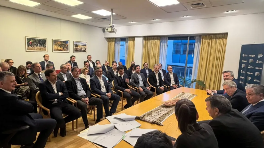 Una por una, cu�nto aportar� cada petrolera para financiar las rutas de Vaca Muerta: Rolando Figueroa envi� el acuerdo a la Legislatura � econojournal.com.ar