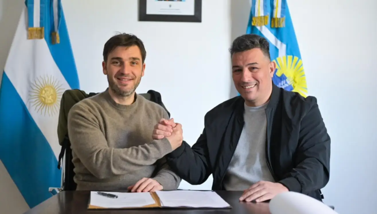 Torres y Balochi firmaron acuerdos para avanzar con obras estrat�gicas de agua y energ�a en Sarmiento