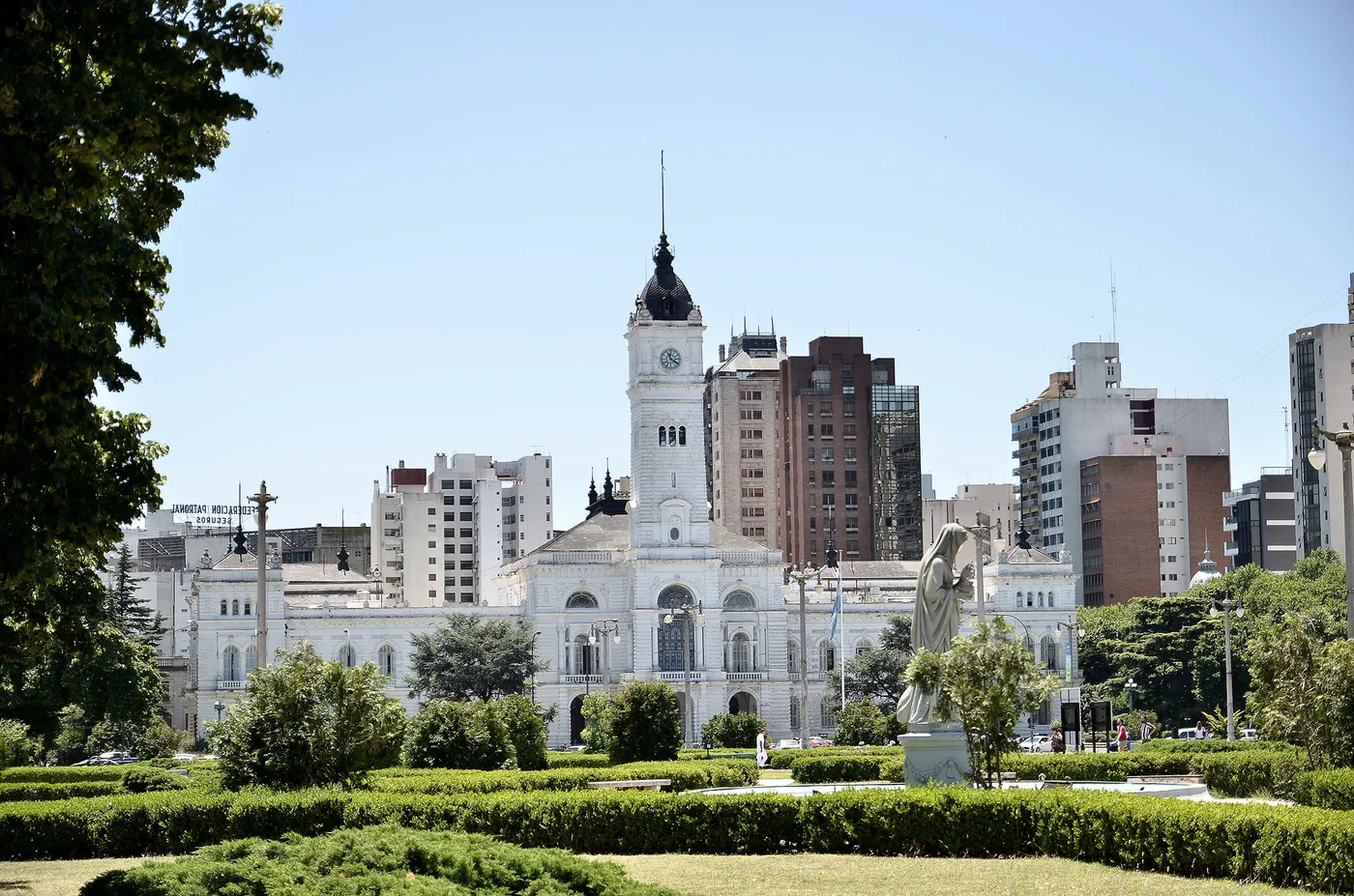 Un gremio de trabajadores municipales de La Plata le reclam a Julio Alak un 