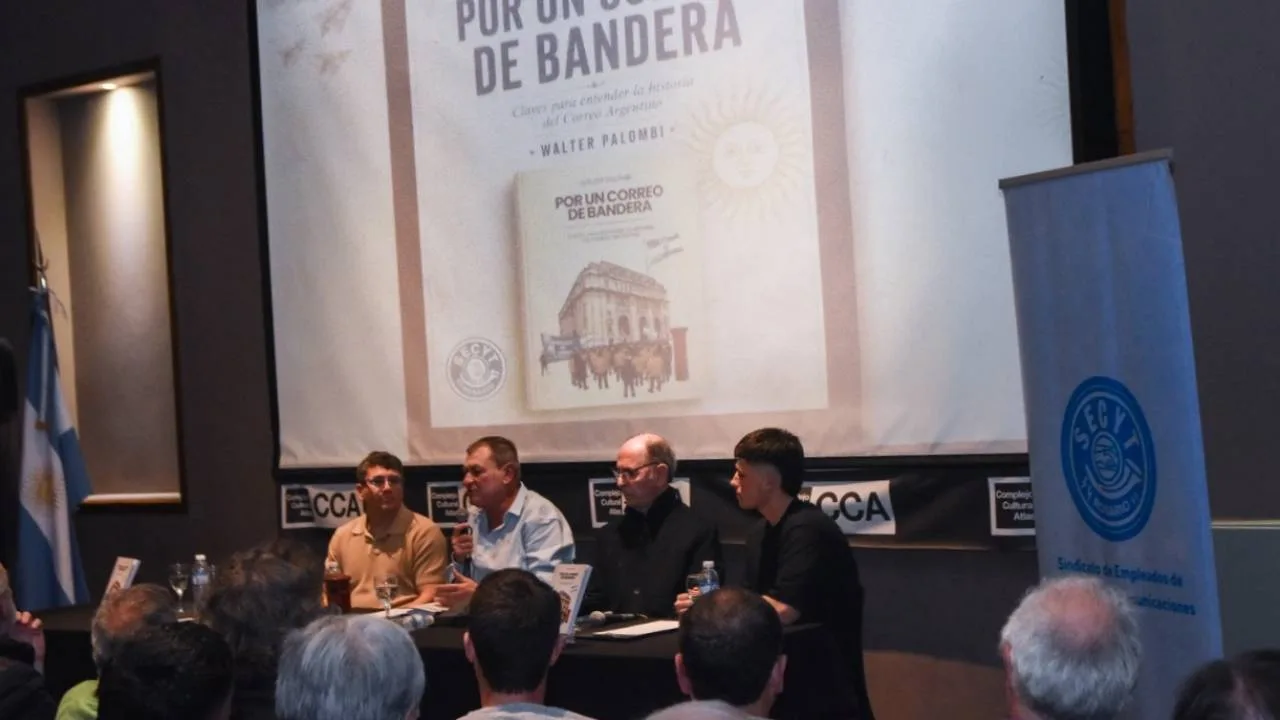 El hist�rico dirigente gremial del sector del Correo, Walter Palombi, present� el libro de su autor�a en el Centro Cultural Atlas