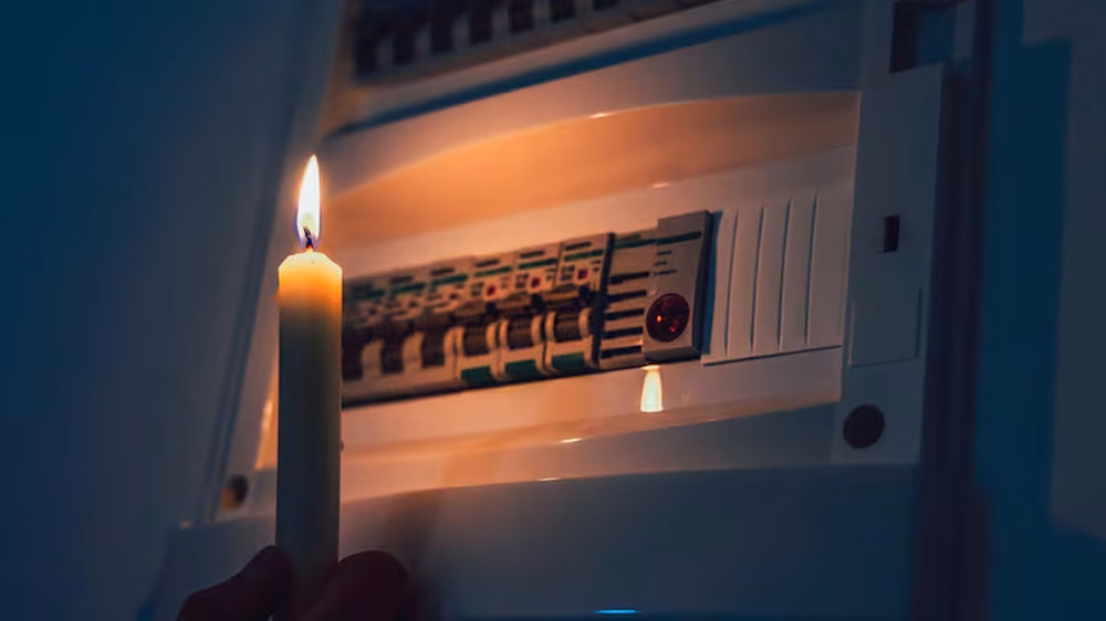 El viento Zonda dej� a m�s de 82.000 usuarios sin luz y el EPRE exigi� acelerar la restituci�n del servicio