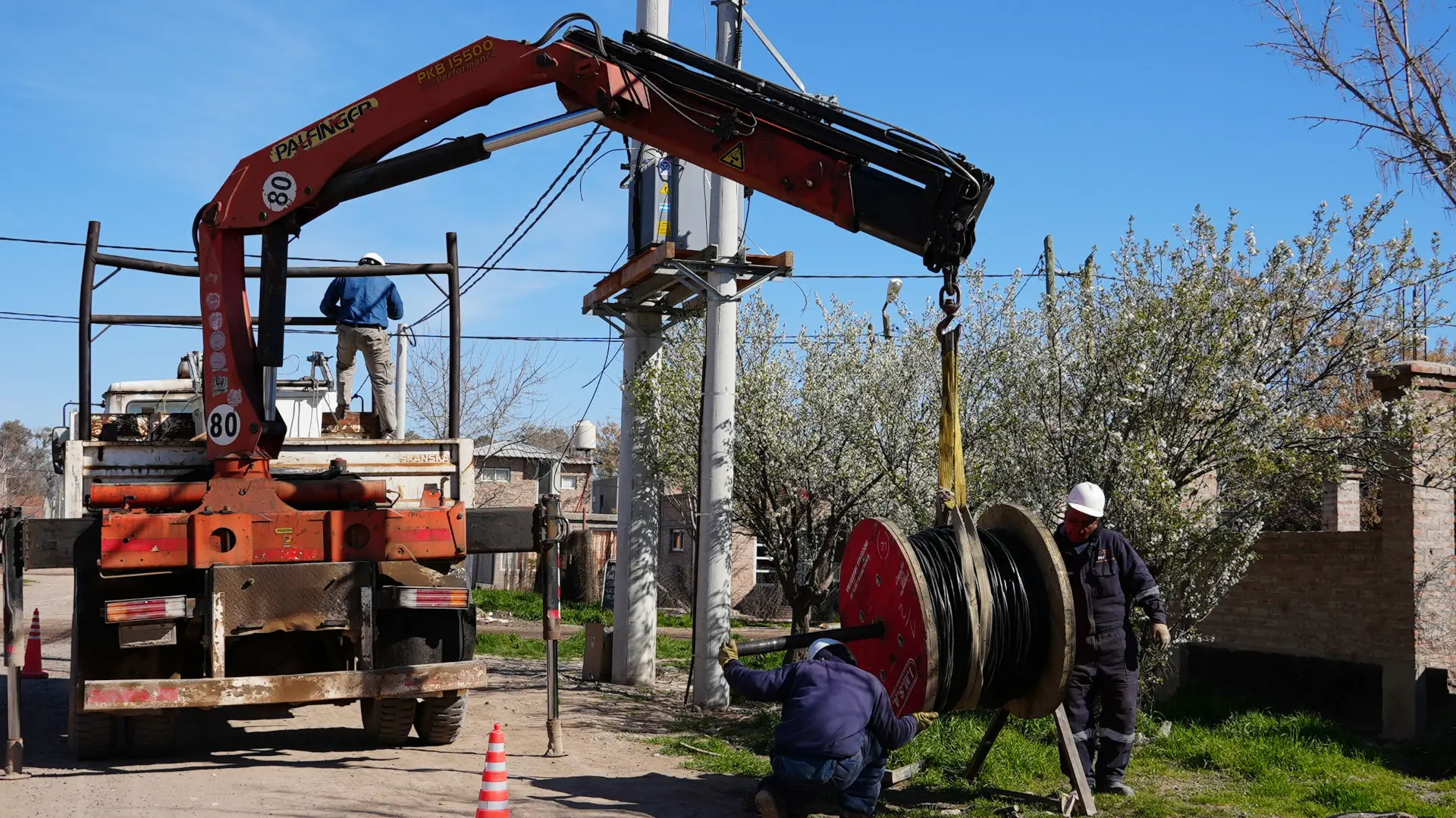 Cipolletti: Nuevo Ferri completa su obra el�ctrica y comienzan las altas de suministro
