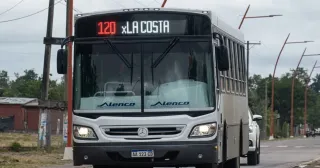 La l�nea 120 de colectivos modificar� su recorrido por tareas de reparaci�n de cloacas en Urquiza e Independencia
