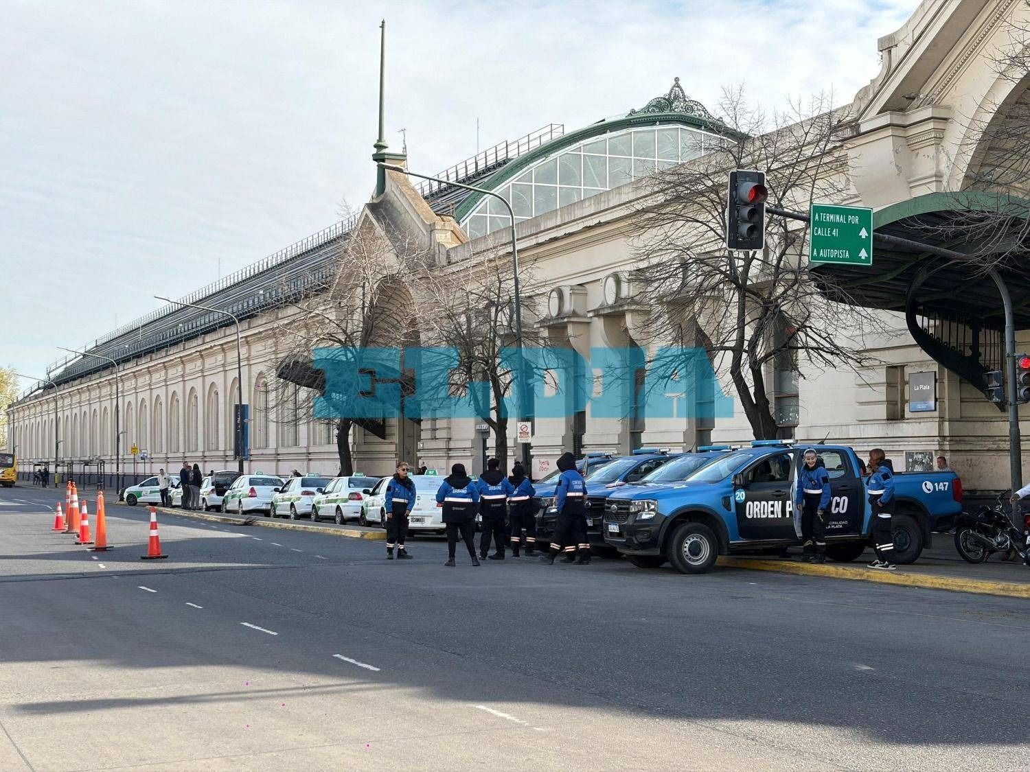 A la caza de Uber y Didi: secuestran autos en La Plata tras el reclamo de los taxistas