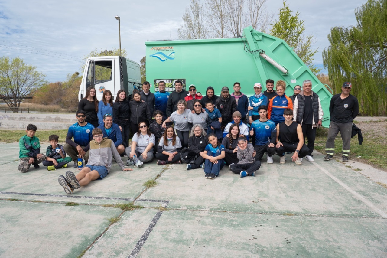 Sacaron dos toneladas y media de basura del r�o Chubut