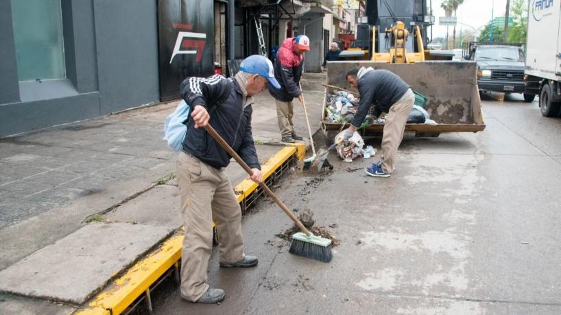 Tras el temporal, sacaron 10 toneladas de basura que obstru�an los desag�es