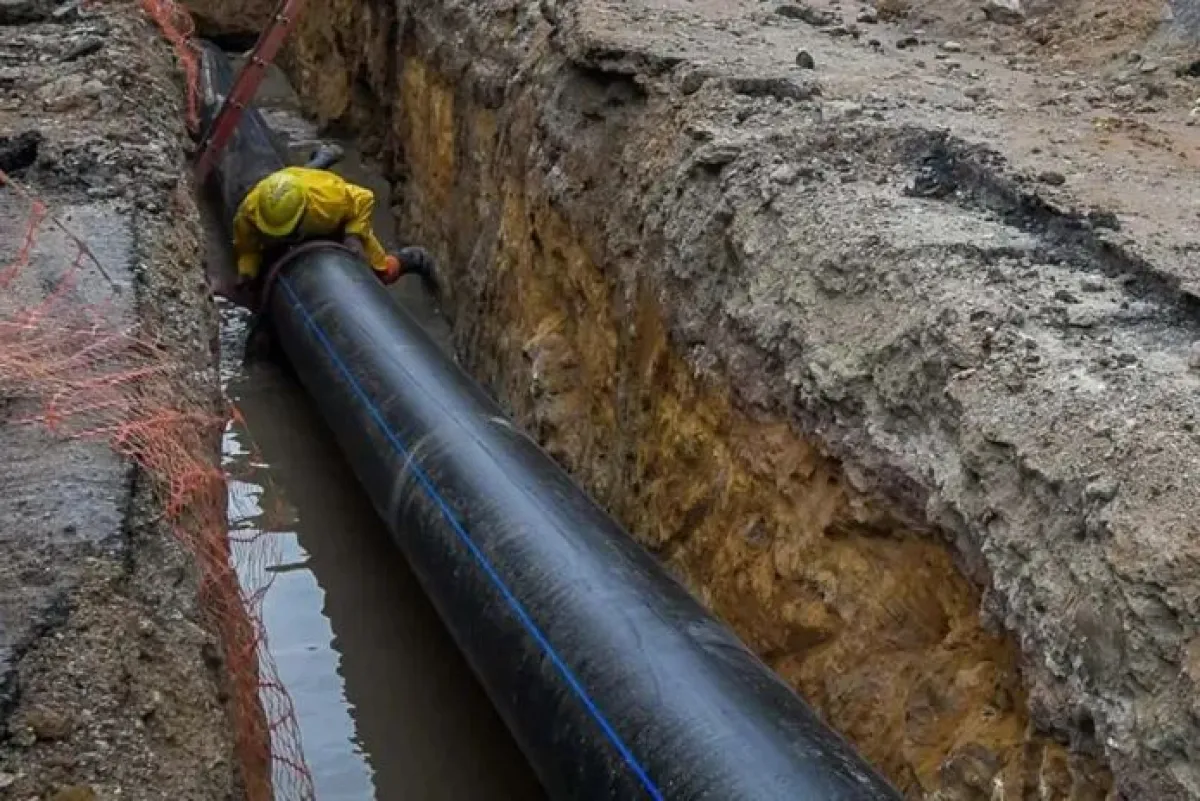 Se reanuda el servicio de agua en el centro y barrios de Paran� tras el arreglo de un ca�o roto