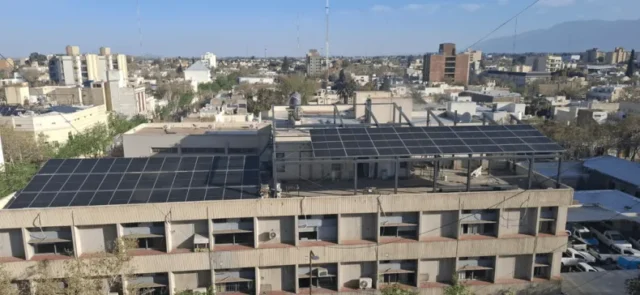 La UNSJ inaugura una planta solar que abastecer la Facultad de Filosofa