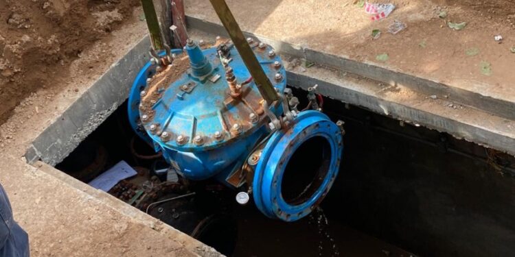 La Municipalidad de Paran� instala una v�lvula reguladora en la zona sur para optimizar la distribuci�n de agua potable