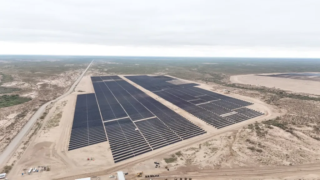 Genneia inaugura el parque solar más grande de San Juan con una inversión de US$ 110 millones • econojournal.com.ar