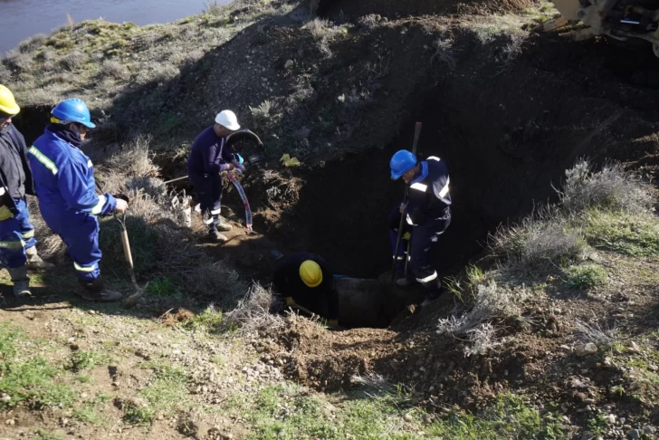 Se volvió a romper el acueducto de Río Gallegos: detectaron una fisura en la cañería principal