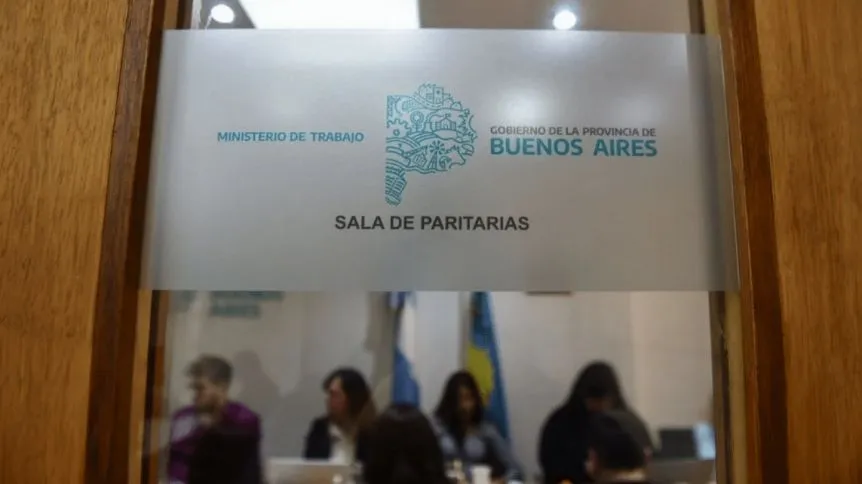 Paritarias bonaerenses contra reloj: Kicillof re�ne a docentes y estatales con los sueldos de octubre en juego