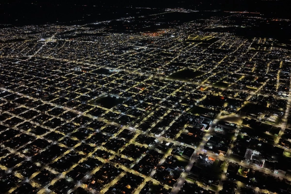La zona norte ya cuenta con 620 de las 10.000 nuevas luminarias LED