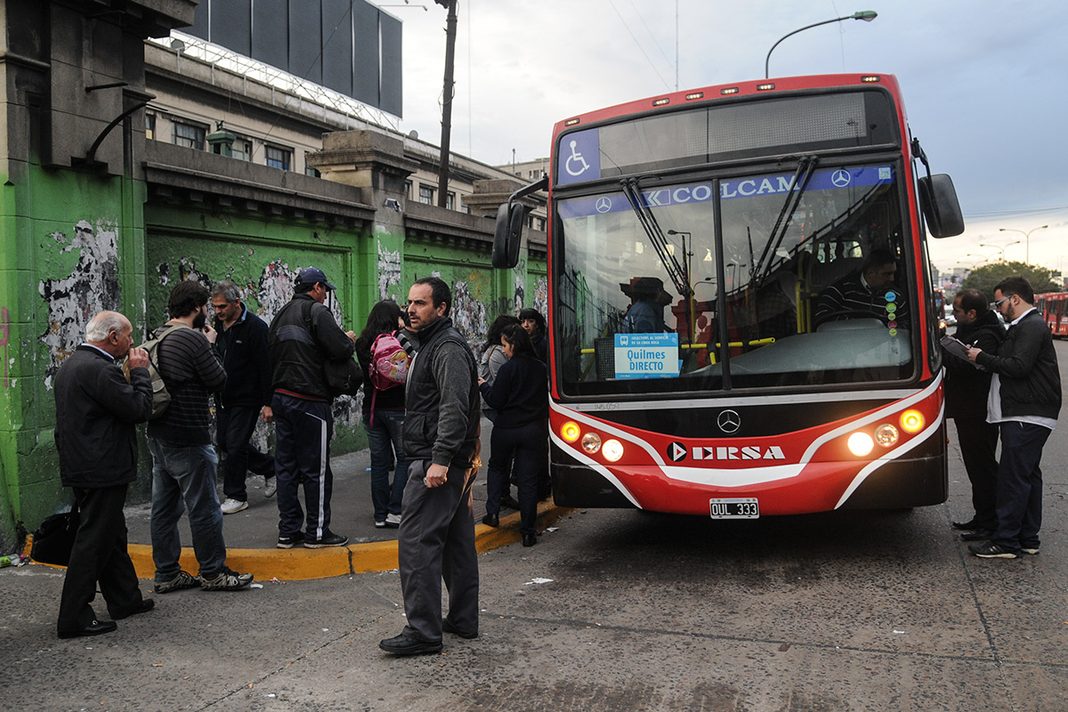 Más de 100 líneas de colectivos del AMBA empiezan a recortar servicios desde este lunes