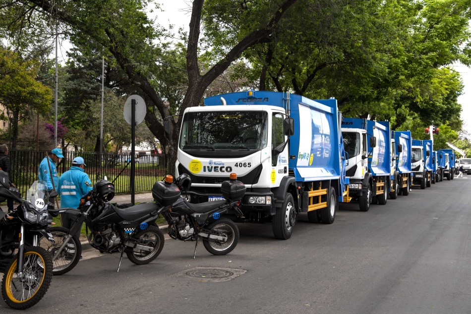 El Niño: el municipio desplegó un operativo preventivo en barrio Latinoamérica y presentó nuevos camiones de recolección