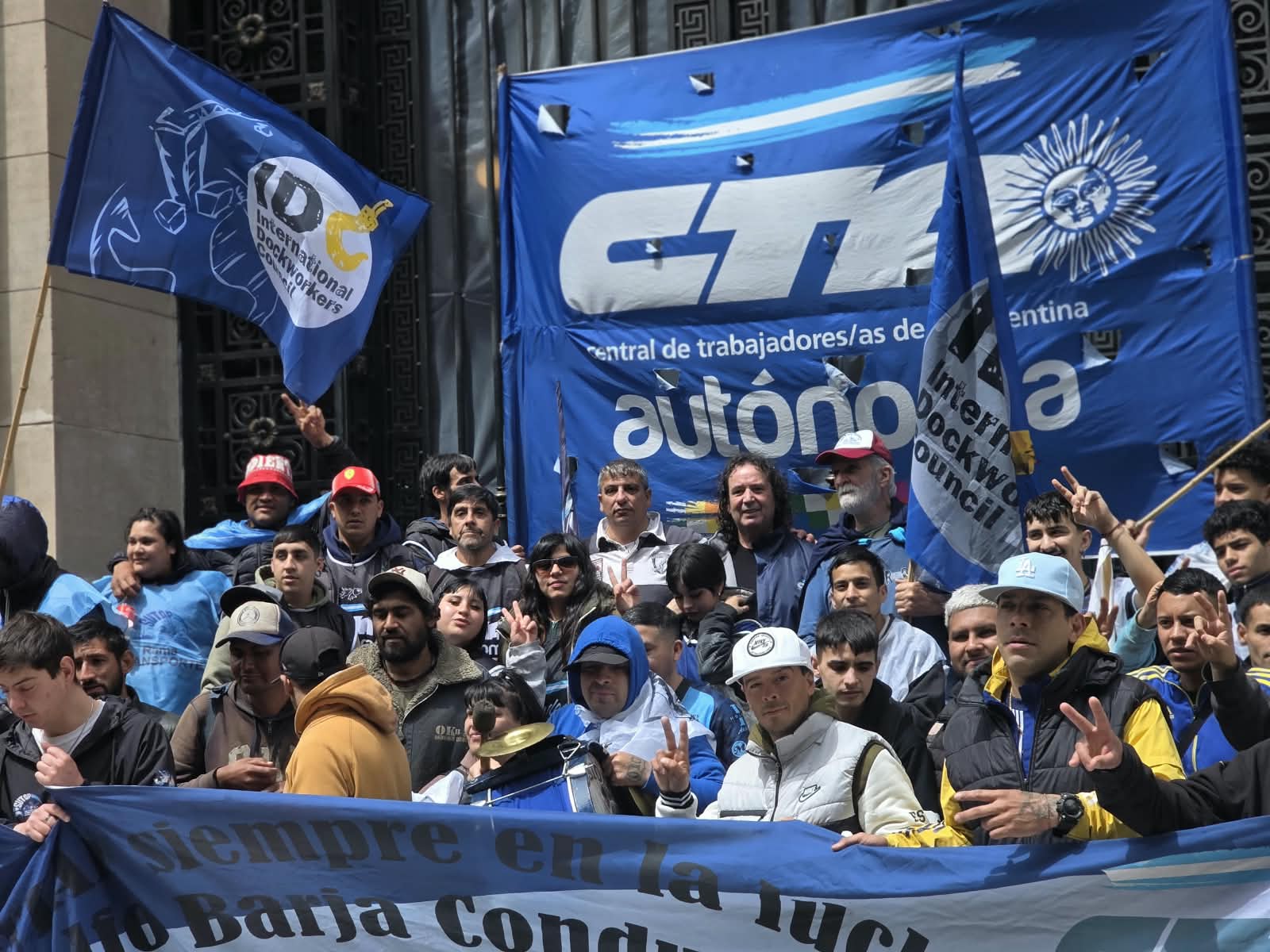 SUTAP se moviliz� en solidaridad con los trabajadores portuarios de Ushuaia