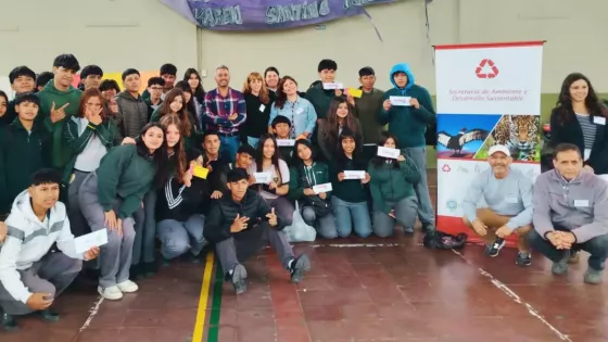 El Gobierno trabaja junto a la juventud concientizando sobre manejo de residuos y cambio climático