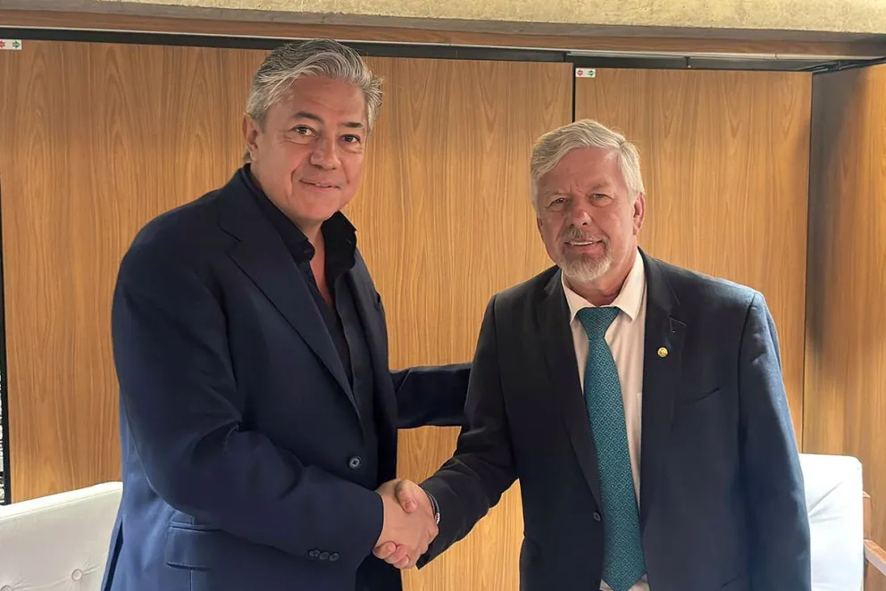 Exportaciones de Vaca Muerta: Figueroa firm un acuerdo energtico para llevar el gas a Brasil