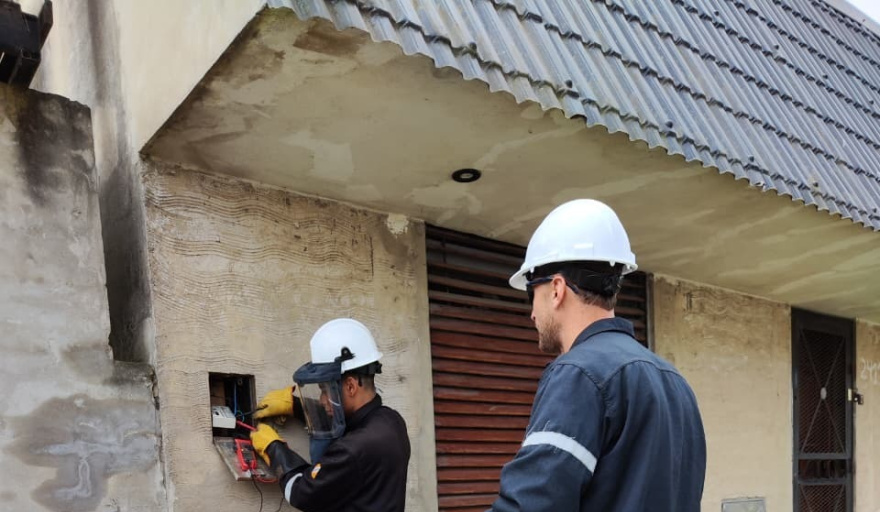 Que verguenza: Edelap detect 48 viviendas colgadas de la luz en la residencial Villa del Plata