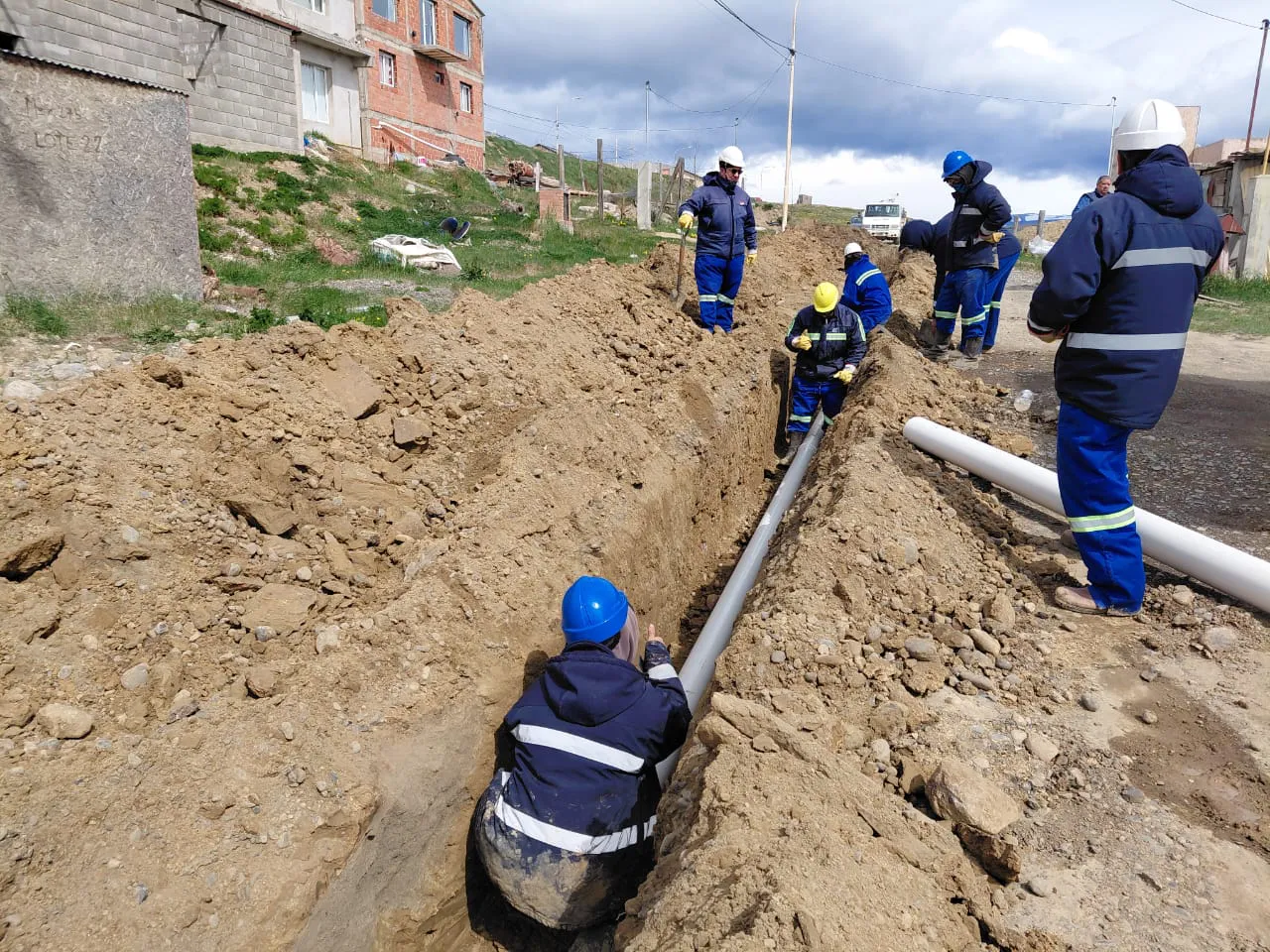 Avanza la obra de cloacas en el Barrio Gemes: ms de 40 familias comienzan a ver una solucin tras aos de reclamos