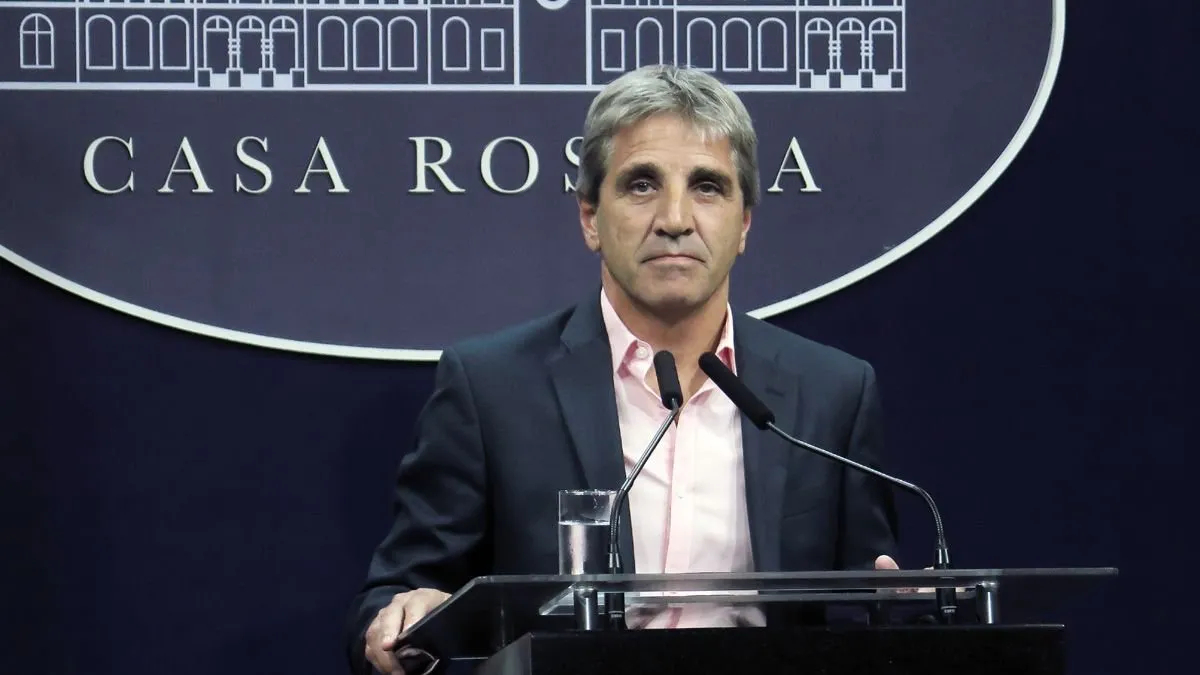 Luis Caputo necesita dlares y exprime energa con pase de hidroelctricas a privados