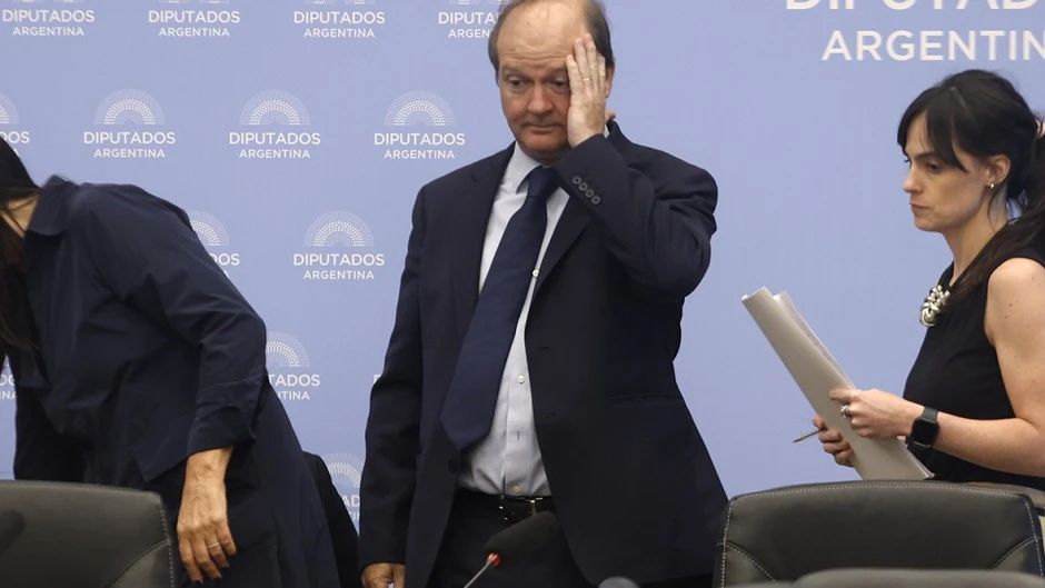 Presionado por el FMI, el gobierno elimina el 75 por ciento de los subsidios a la luz y el gas