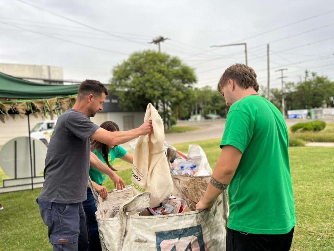 Objetivo Cierre Basural: canje de Ecotachos, un hbito ambiental que pas por plaza Estrada