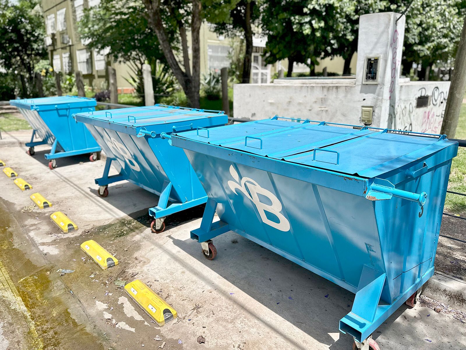 Instalan nuevos contenedores para recoleccin de residuos en Don Orione