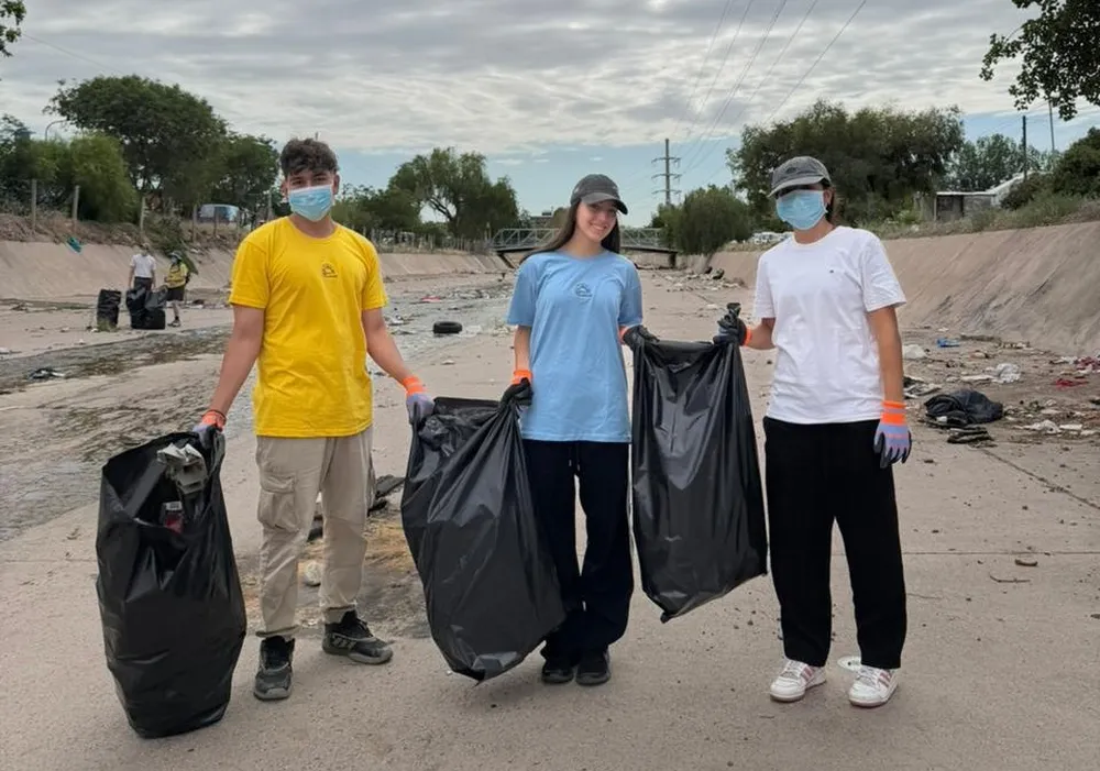 La Fundaci�n ADN realiz� la primera limpieza integral de un microbasural en Mendoza