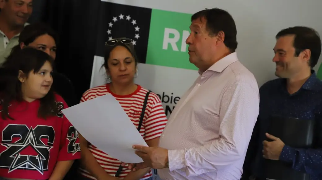 La Provincia llevar� los servicios a 72 lotes de Fernandez Oro