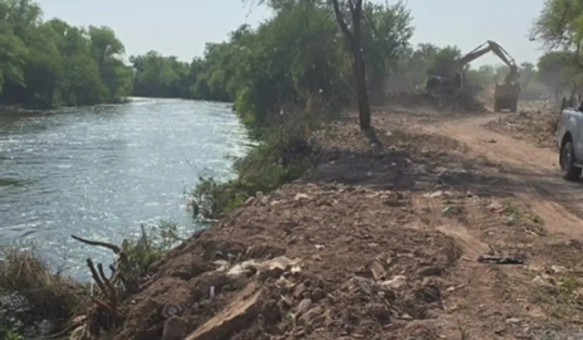 Sanean un tramo de la costanera del r�o Juramento tras a�os de basural